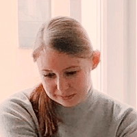 “I’ve always been a self-taught person, learning through You Tube videos and books. However I used to be left with many unanswered questions because the books usually describe the recipes step-by-step but they don’t talk to you about replacing ingredients, better techniques, kitchen utensils, etc. The course has really helped me thanks to its guidelines and I’ve also learned a lot by seeing the questions of other students. Now I feel much better prepared to create new things and to explore this wonderful world. I feel more confident”.